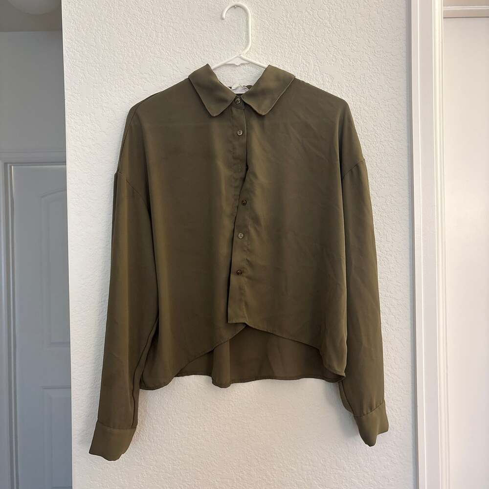 Pink Rose Olive Green Cropped Long Sleeve Button-Up Shirt